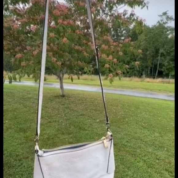 Henri Bendel Cream Leather Crossbody Bag-like new - Picture 3 of 8